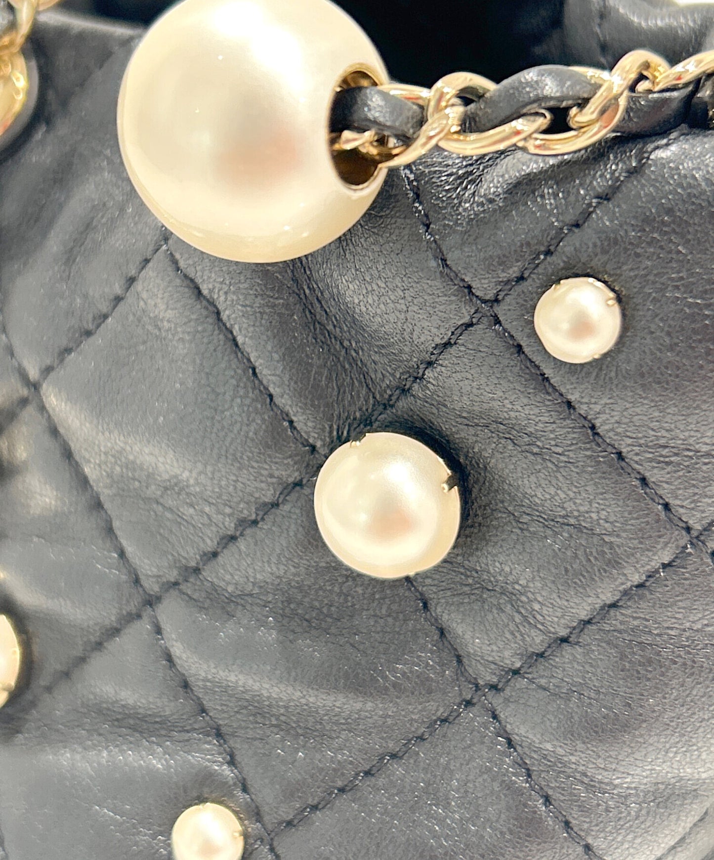 [Pre-owned] CHANEL Costume pearl drawstring shoulder bag / Coco Mark AS2518