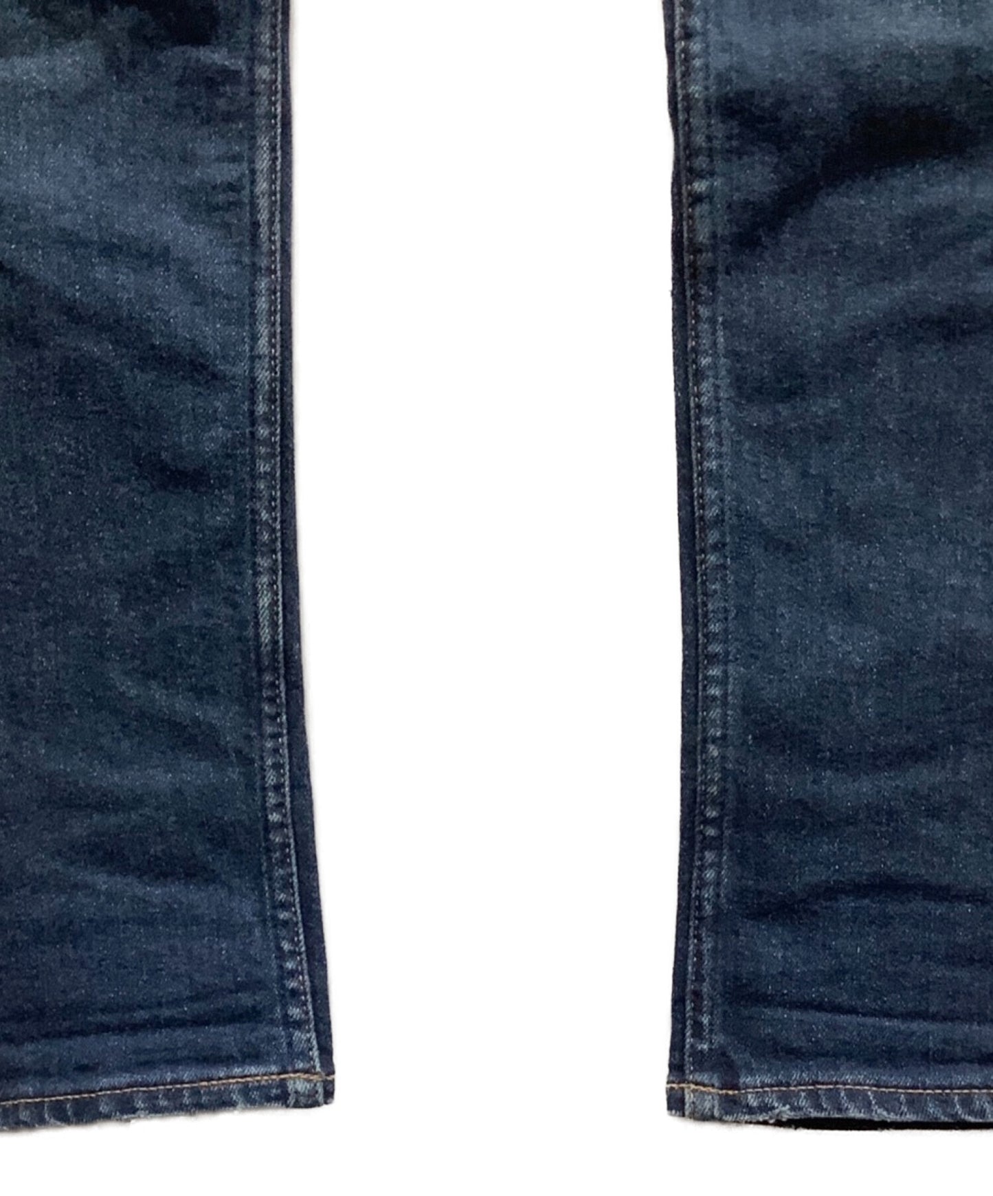数字（n）损坏的牛仔布裤