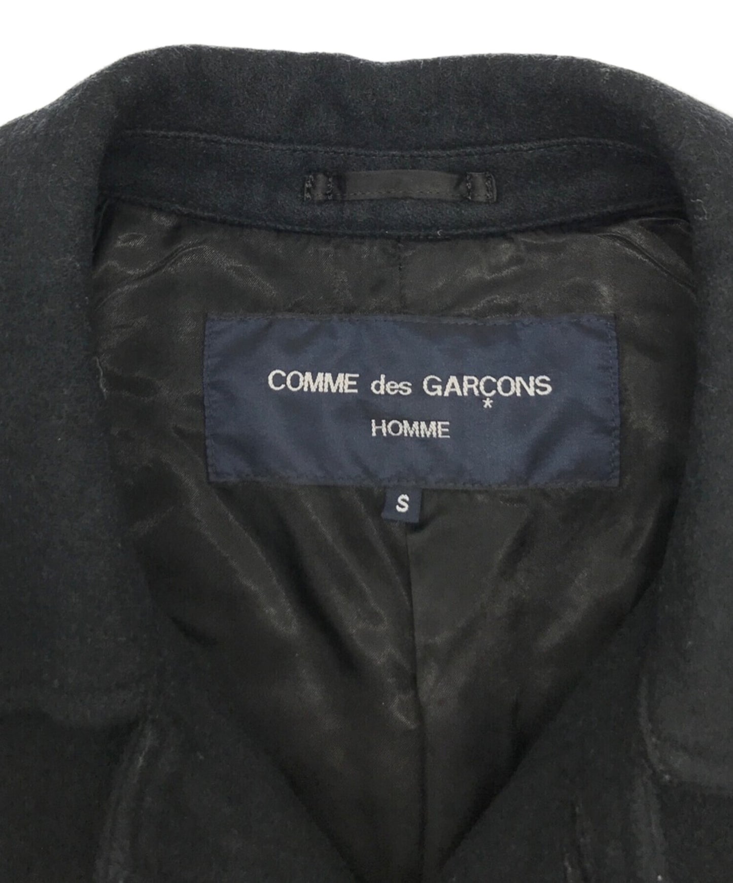 Comme des Garcons Homme Wool Stencil Collar 코트 HP-C011