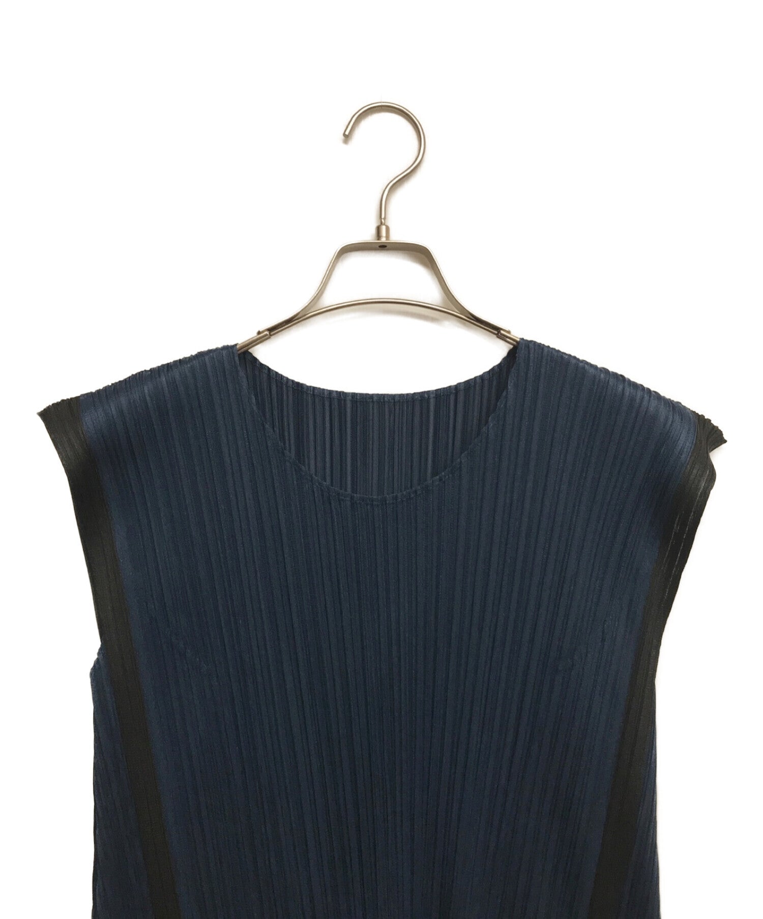 PLEATS PLEASE sleeveless cut and sewn PP23JT462/3