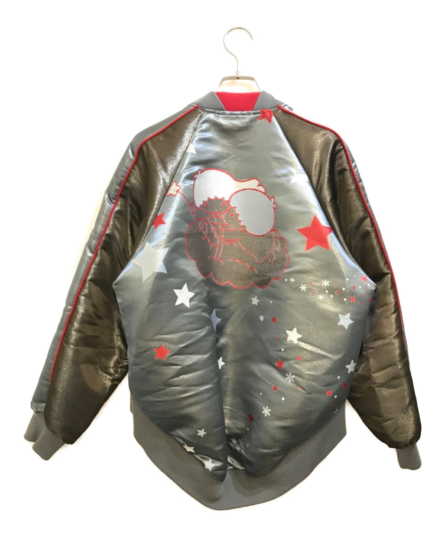 [Pre-owned] UNDERCOVER×Sanrio KIKIRARARA Collaboration satin and embroidered version of a stadium jumper