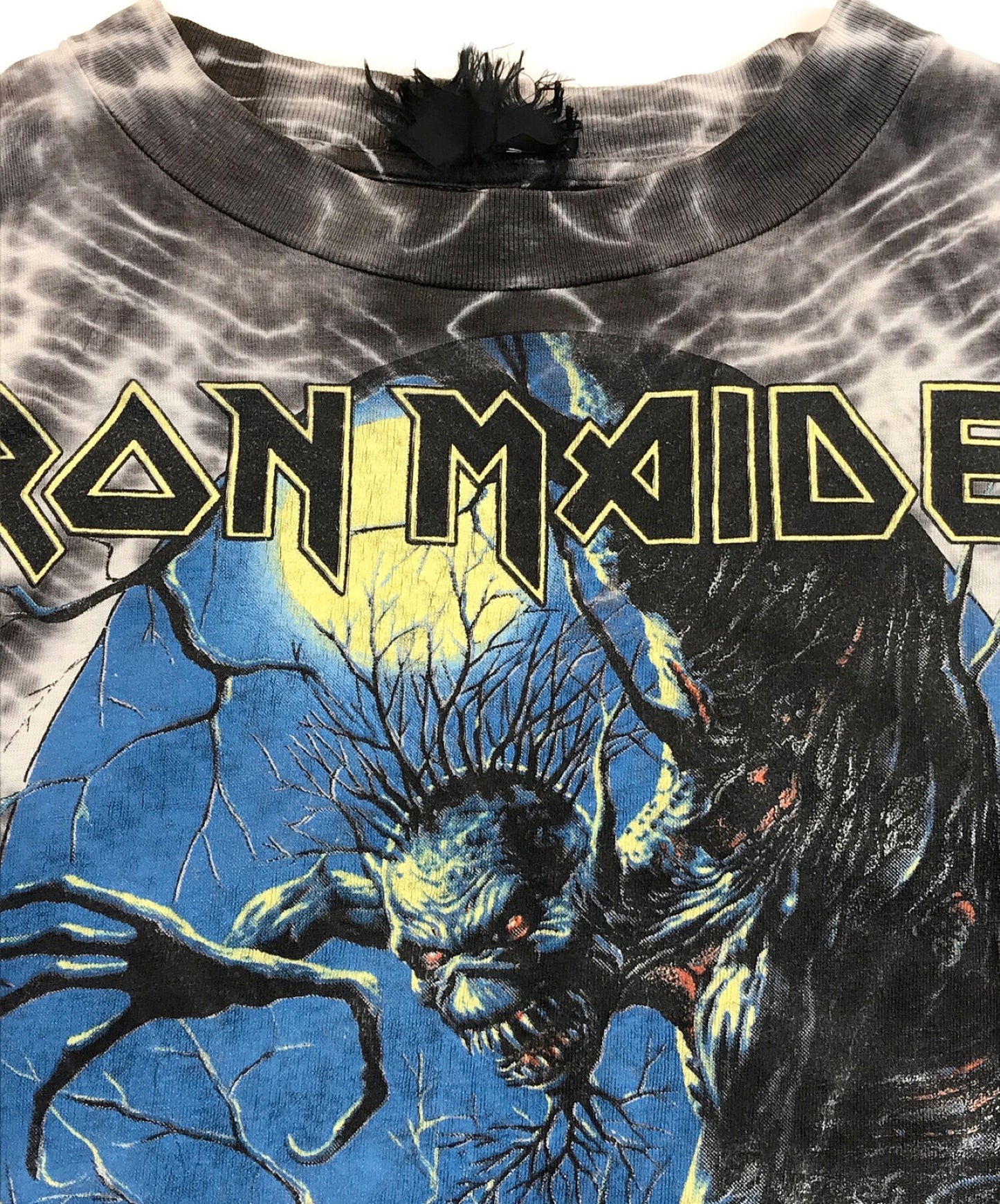 เสื้อยืดพิมพ์ Symmetria Iron Maiden Vintage