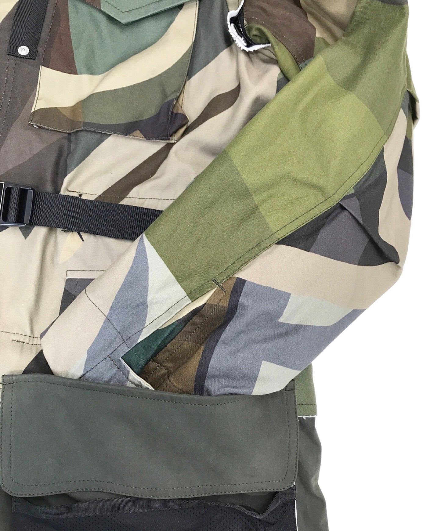 Sacai x Kaws 21aw 2way Blouson Camo 21-02561m