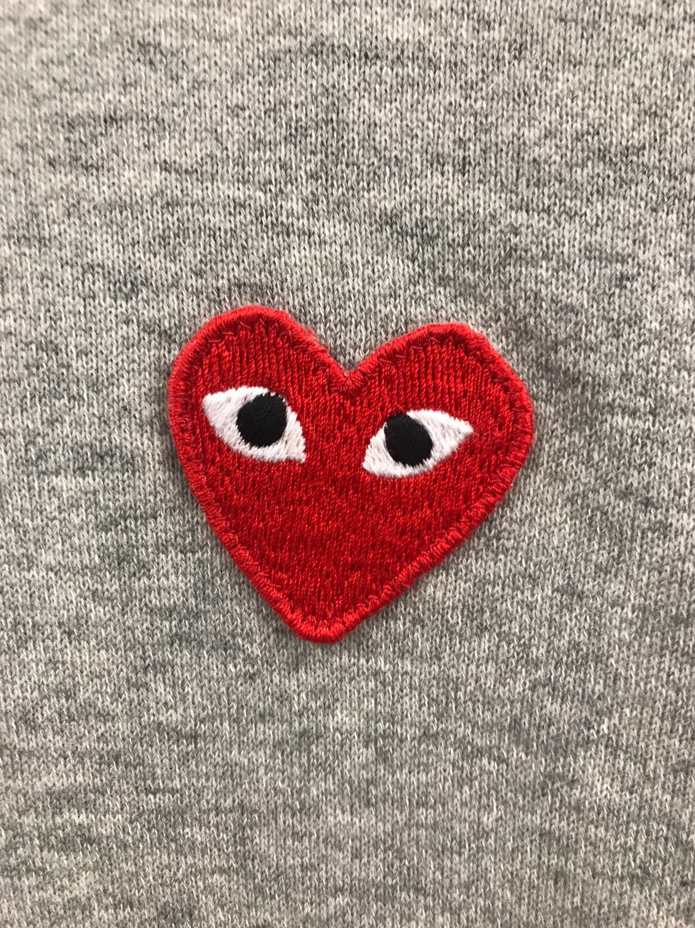 玩Comme des Garcons Heart Badge套头衫